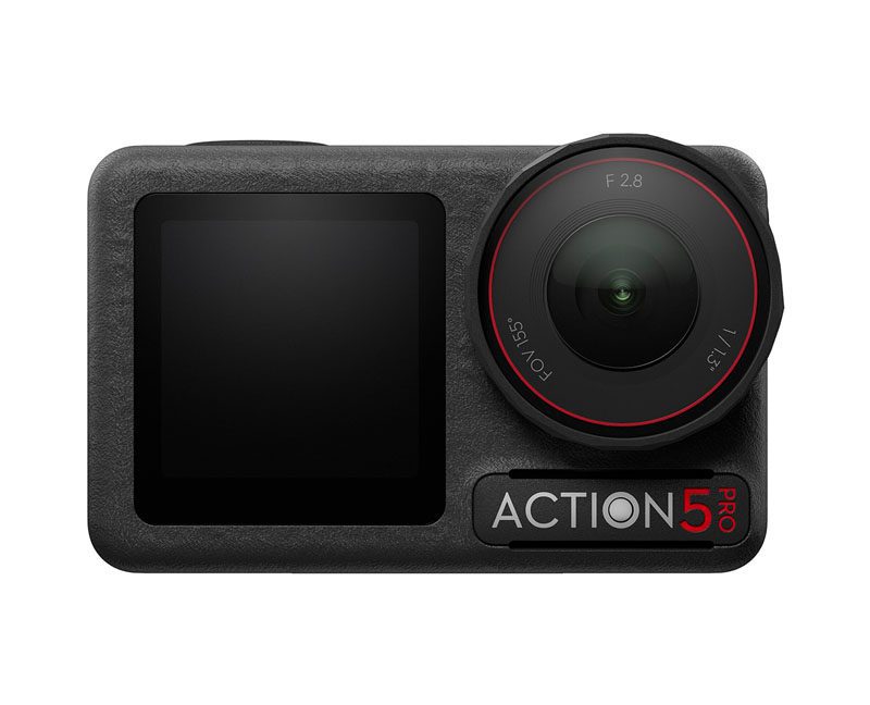 Фронтальный вид экшн-камеры DJI Osmo Action 5 Pro черного цвета на белом фоне